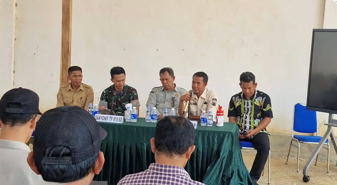 Penyuluhan budidaya peternakan dan tanaman palawija bagi prajurit Batalyon Infanteri Teritorial Pembangunan (Yonif TP) 919/Sangia Dowo.