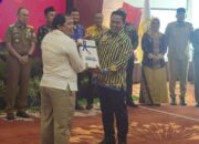 Serahkan LKPD, Wabup Bombana Harap Kembali Raih WTP