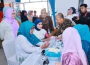 Hari Kartini, PKK Bombana Bagi Sembako dan Periksa Kesehatan Gratis