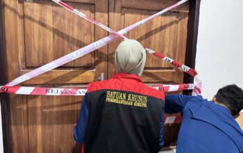 Satu Ruangan Kantor KPU Bombana Disegel Garis Line Kejaksaan RI