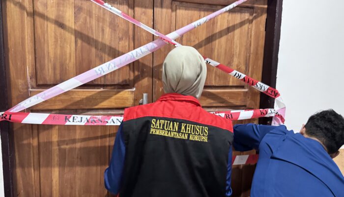 Satu Ruangan Kantor KPU Bombana Disegel Garis Line Kejaksaan RI
