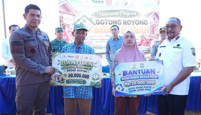 Pemda Bombana-Kejaksaan Kolaborasi Bedah Rumah, 10 Warga Jadi Penerima Manfaat